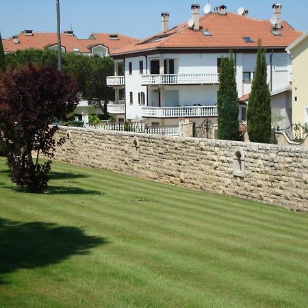 Apartman Carmen Crveni Vrh Extérieur photo