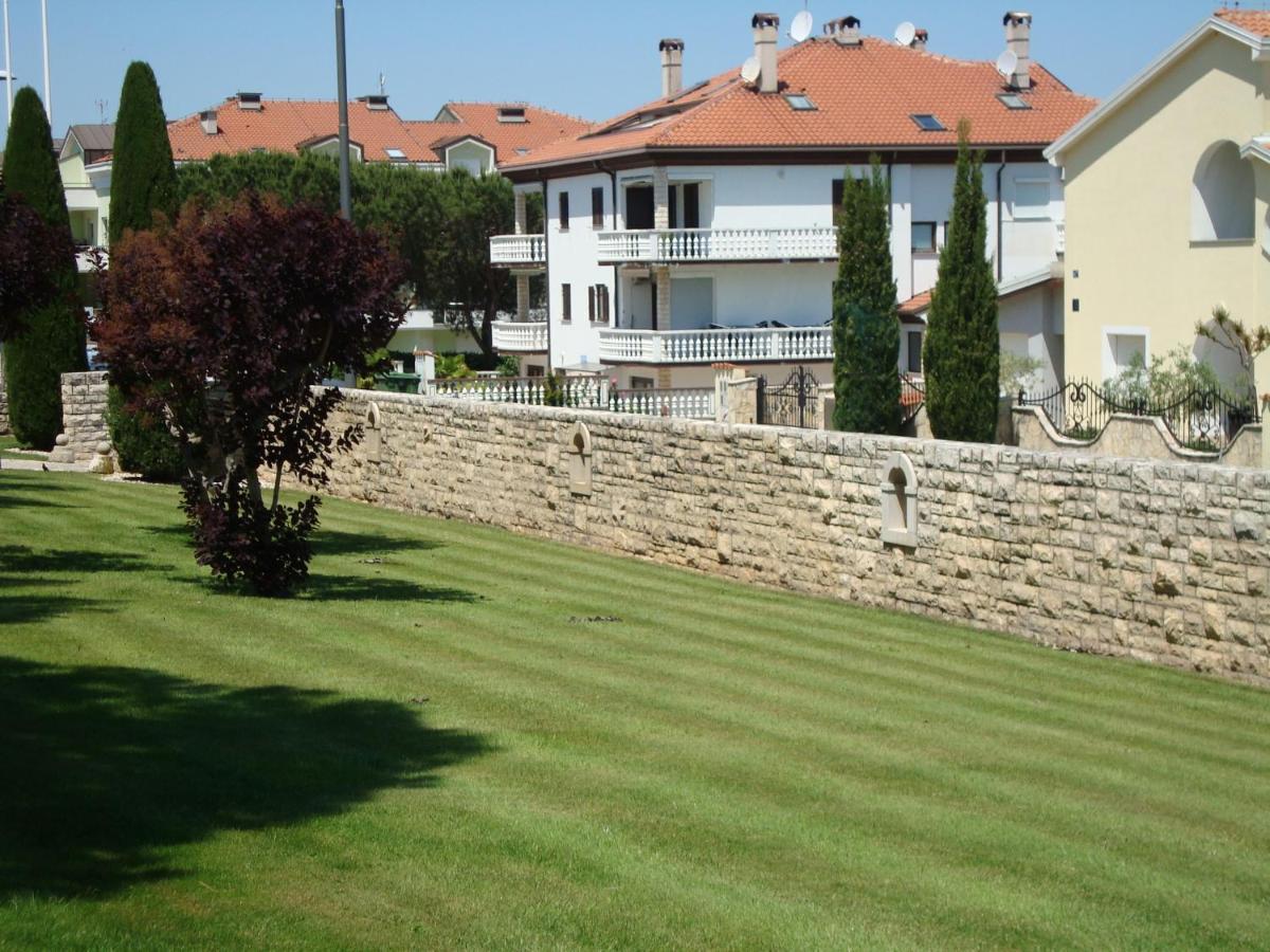 Apartman Carmen Crveni Vrh Extérieur photo